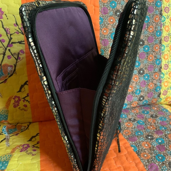 Hobo Metallic Faux Snakeskin Crossbody Bag - Picture 6 of 9